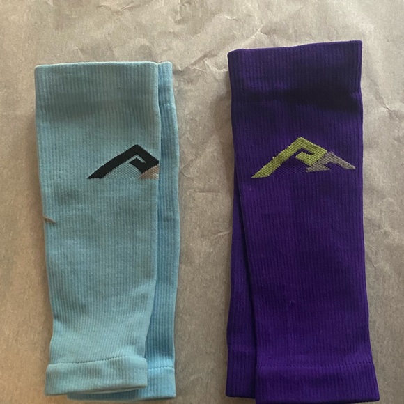 2 pair Pro Compression sleeves - Picture 1 of 1